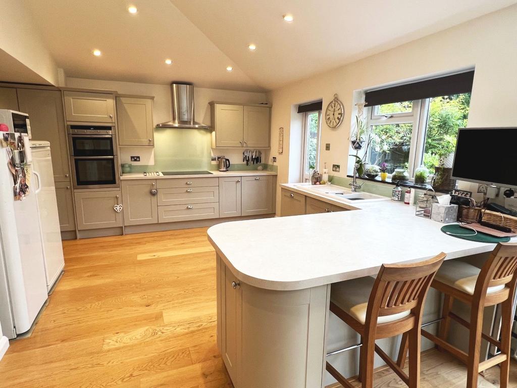 207 Wendover Road Kit