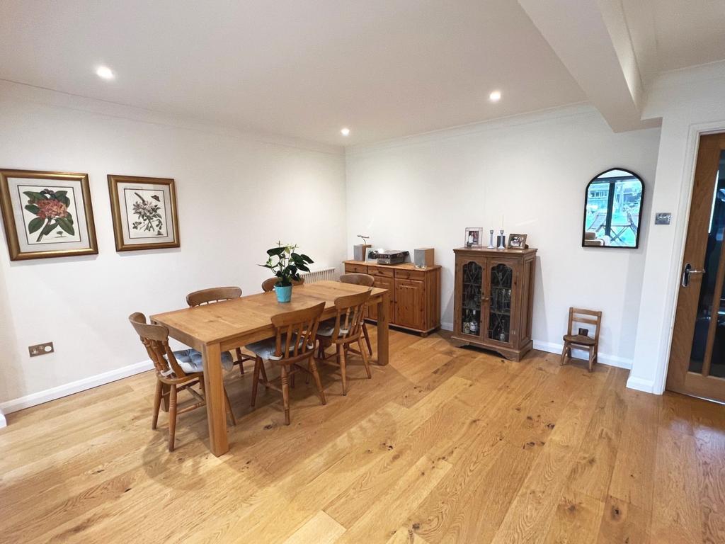 207 Wendover Road Din