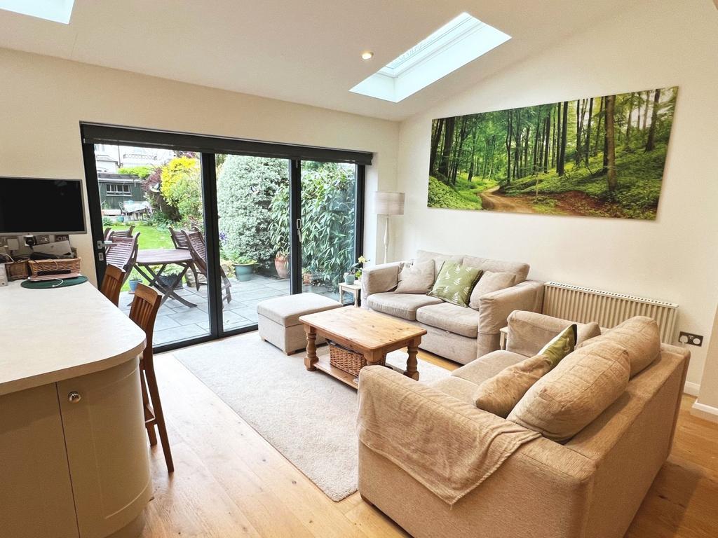 207 Wendover Road Bi-folds