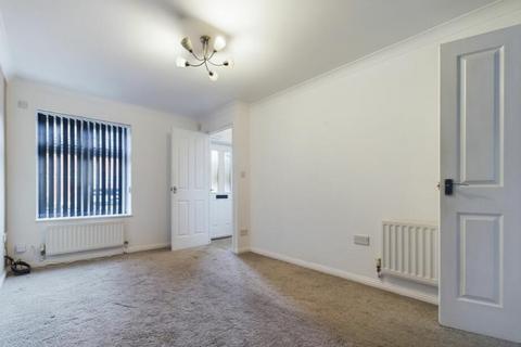 2 bedroom end of terrace house to rent, Valiant Gardens, Portsmouth, PO2 9NZ