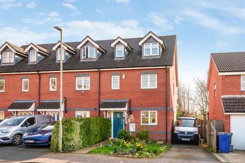 3 bedroom terraced house for sale, Griffin Close, Banbury, Oxfordshire, OX17 3HR