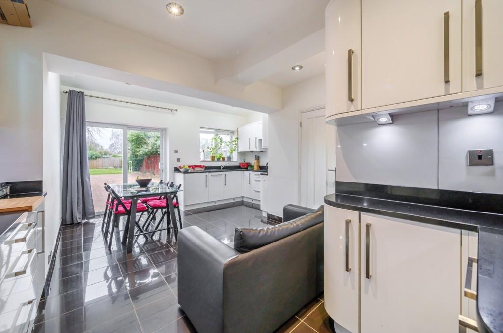 Kitchen/Breakfast Rm
