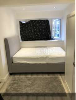 Studio to rent, Sevenoaks Close, Romford RM3