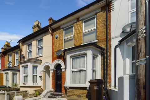 3 bedroom terraced house for sale, Gordon Road, Rochester, ME2 3HH