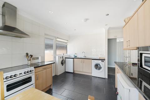 16 Cardigan Crescent, Weston-super-mare, BS22 8NT