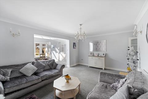 16 Cardigan Crescent, Weston-super-mare, BS22 8NT