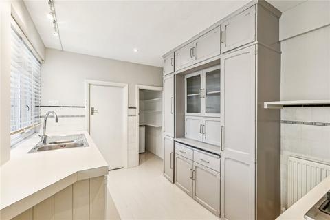 3 bedroom house to rent, Rusham Road, SW12