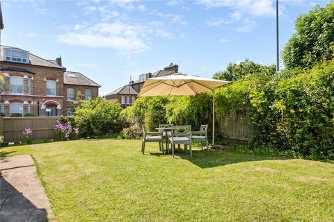 3 bedroom house to rent, Rusham Road, SW12