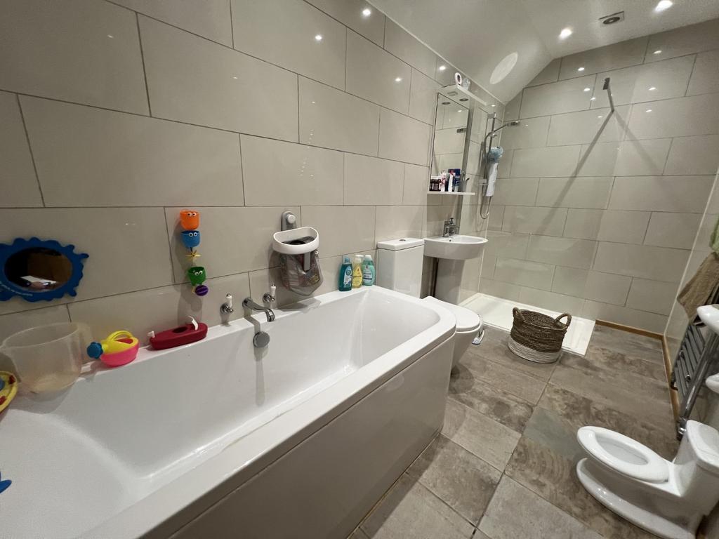 Main Bathroom