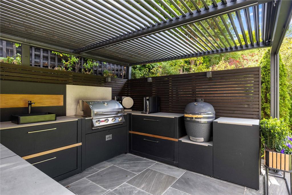 Outdoor Kitchen