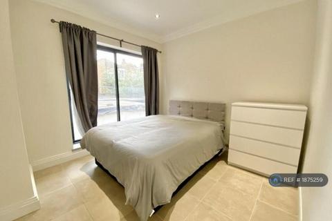 4 bedroom house to rent, Lotus Mews London N19