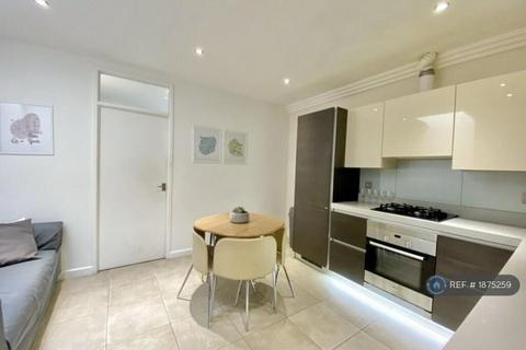 4 bedroom house to rent, Lotus Mews London N19