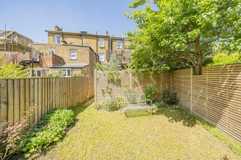 3 bedroom flat for sale, Shaftesbury Road, Crouch End