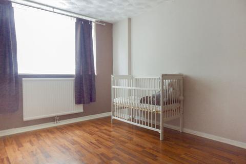 2 bedroom apartment to rent, Torrington Court, Swindon SN3