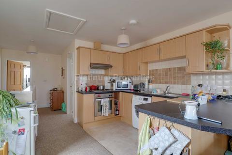 1 bedroom apartment to rent, High Street, Sutton