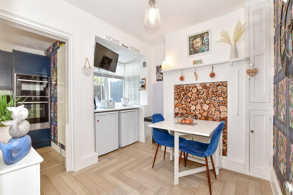 Newington Road, Ramsgate, Kent 4 bed semi-detached house - £375,000