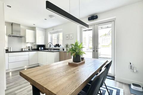 10 Flint Rise, Castle Hill, Swanscombe, DA10 1DL