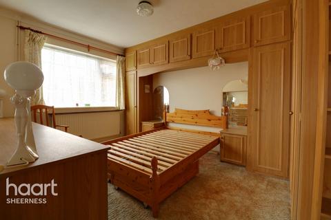 2 bedroom semi-detached bungalow for sale, Seaview Avenue, Leysdown on sea