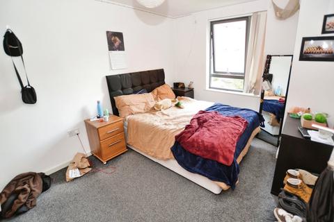 2 bedroom flat for sale, City Gate 3, 5 Blantyre Street, Castlefield, Manchester, M15