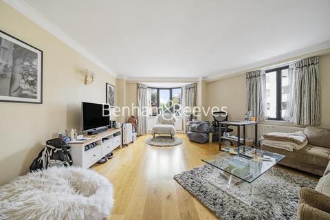 2 bedroom apartment to rent, Palace Gate, Kensington W8