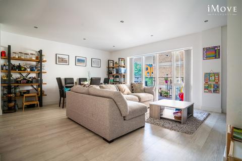 2 bedroom flat for sale, 8 Sylvan Hill, London SE19