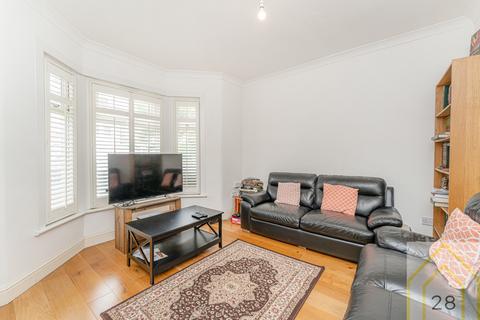 4 bedroom end of terrace house for sale, Ilford, Ilford IG1