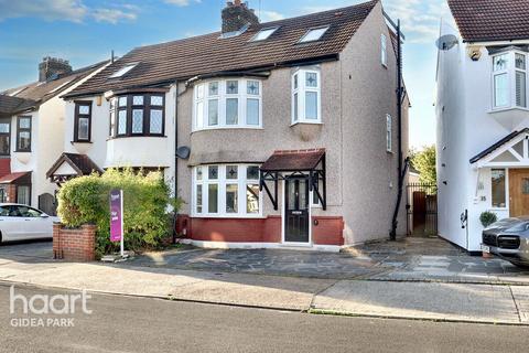 4 bedroom semi-detached house for sale, Cambridge Avenue, Gidea Park, RM2 6QT