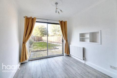 4 bedroom semi-detached house for sale, Cambridge Avenue, Gidea Park