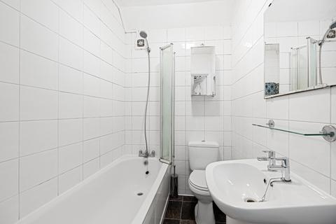 Flat 2, 44 Kidderminster Road, Croydon, CR0 2UE