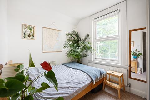 Flat 2, 44 Kidderminster Road, Croydon, CR0 2UE
