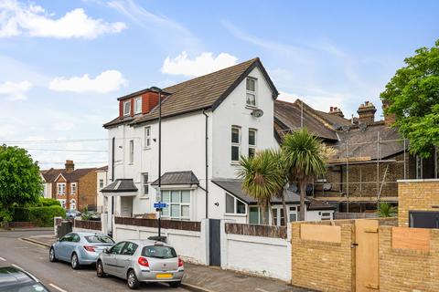Flat 2, 44 Kidderminster Road, Croydon, CR0 2UE