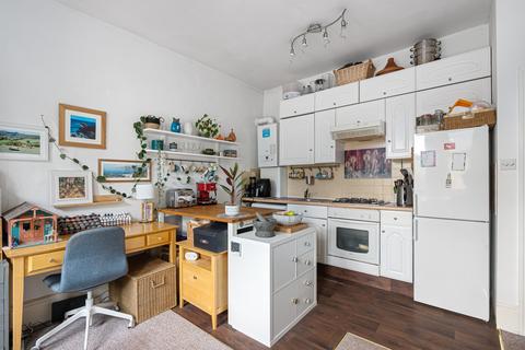 Flat 2, 44 Kidderminster Road, Croydon, CR0 2UE