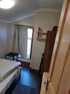 1 bedroom in a house share to rent, Room 1, Flaxton Road, London