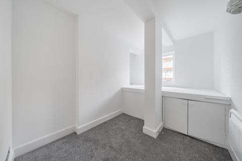 3 bedroom flat to rent, Hopewell Street, London SE5