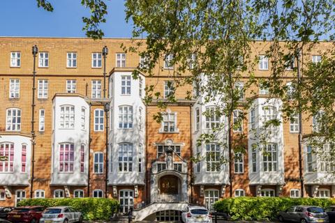 3 bedroom apartment to rent, Cormont Road, London SE5
