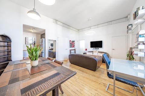 3 bedroom apartment to rent, Cormont Road, London SE5