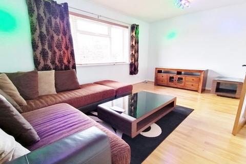 2 bedroom apartment to rent, Weekes Drive, Slough, SL1