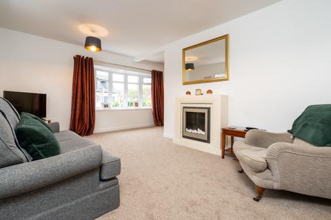 1 Fairlyn Close, Bolton, BL5 1HL