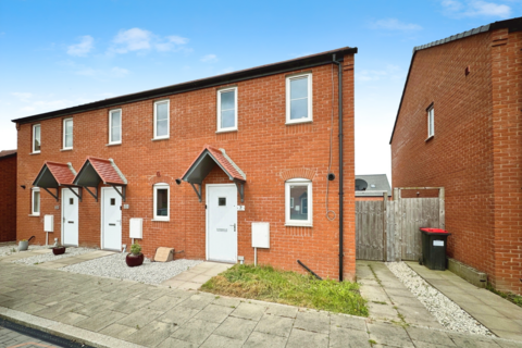 2 bedroom end of terrace house for sale, Barn Fold, Telford TF4