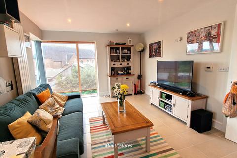 2 bedroom flat for sale, Sambroke Square, New Barnet EN4