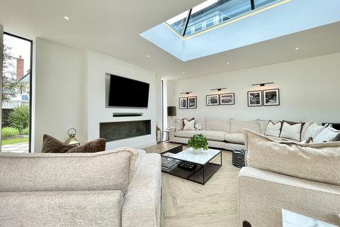 18 Elgin Road, Bournemouth, BH4 9NL