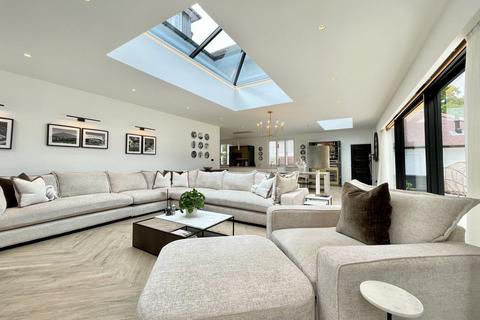 18 Elgin Road, Bournemouth, BH4 9NL