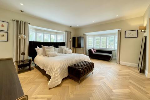 18 Elgin Road, Bournemouth, BH4 9NL