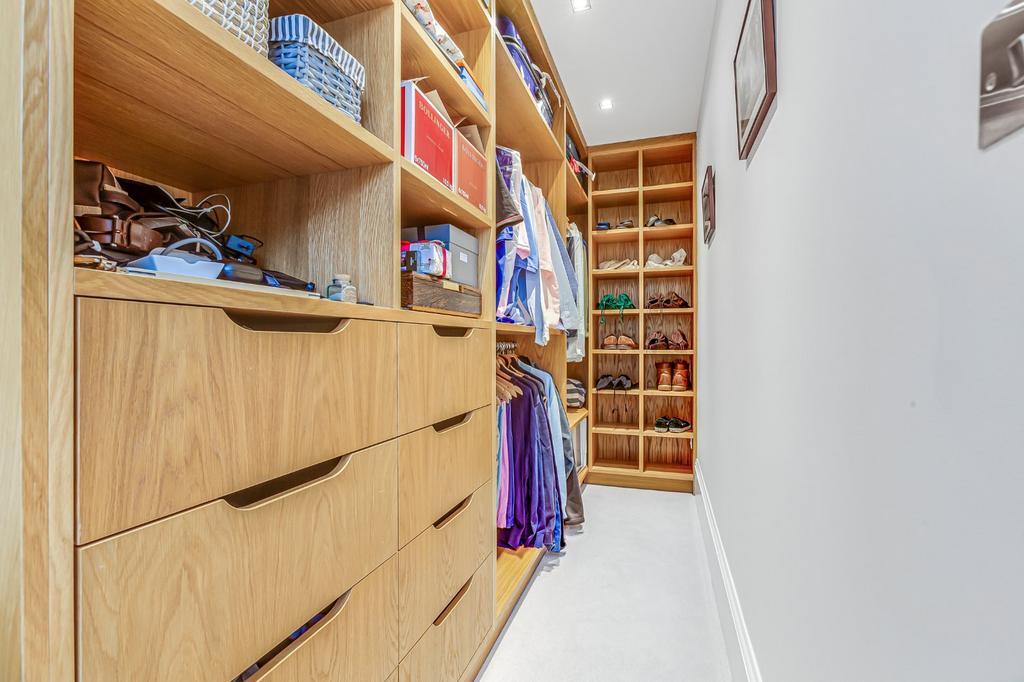 Walk In Wardrobe