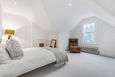 3 Strafford Road, Twickenham, TW1 3AD
