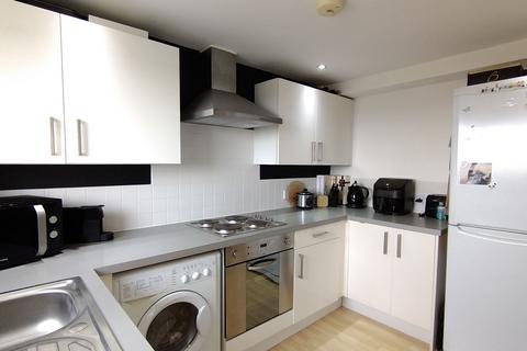 2 bedroom flat for sale, Lakeside Rise, Manchester, M9