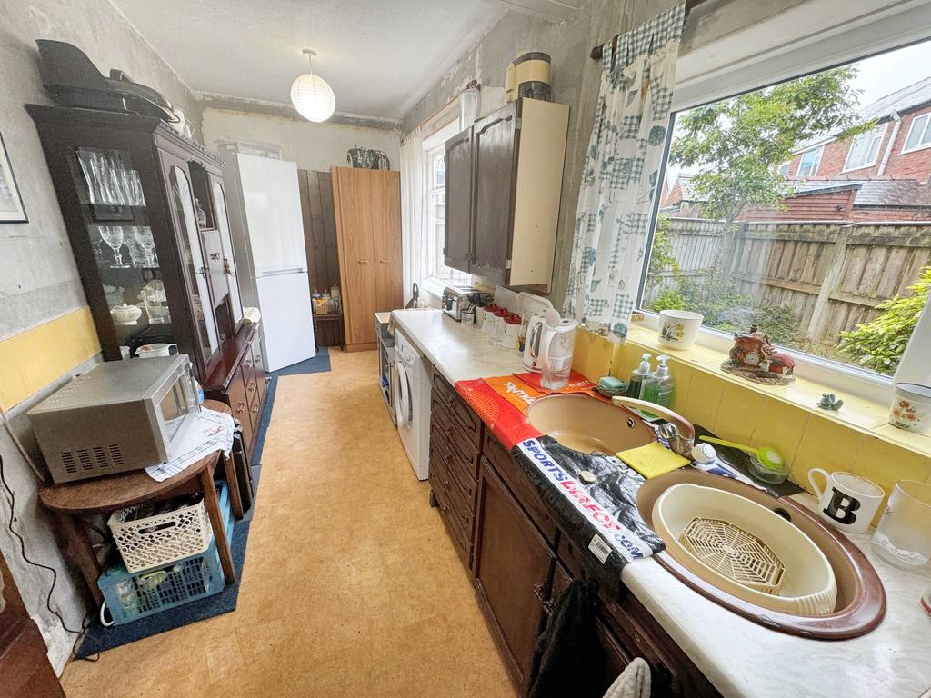 Bispham Road, Blackpool FY3 3 bed semidetached house for sale £118,000