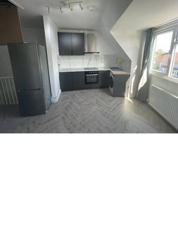 2 bedroom flat to rent, Deansbrook Road, Edgware HA8
