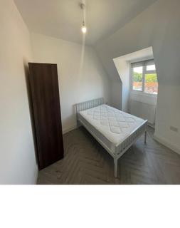 2 bedroom flat to rent, Deansbrook Road, Edgware HA8