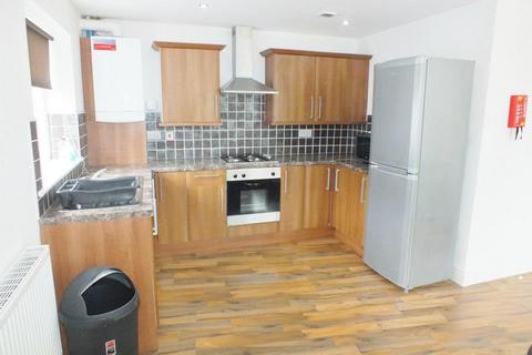 3 bedroom apartment to rent, Flat 4 Bawaz Place 205 Alfreton Road, Nottingham, NG7 3NW